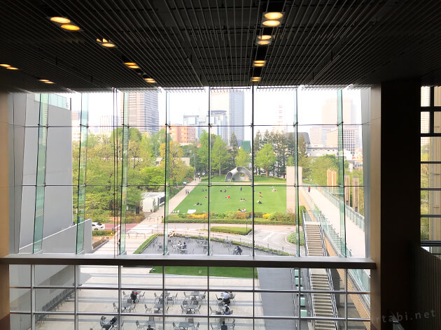 ミッドパーク・芝生広場